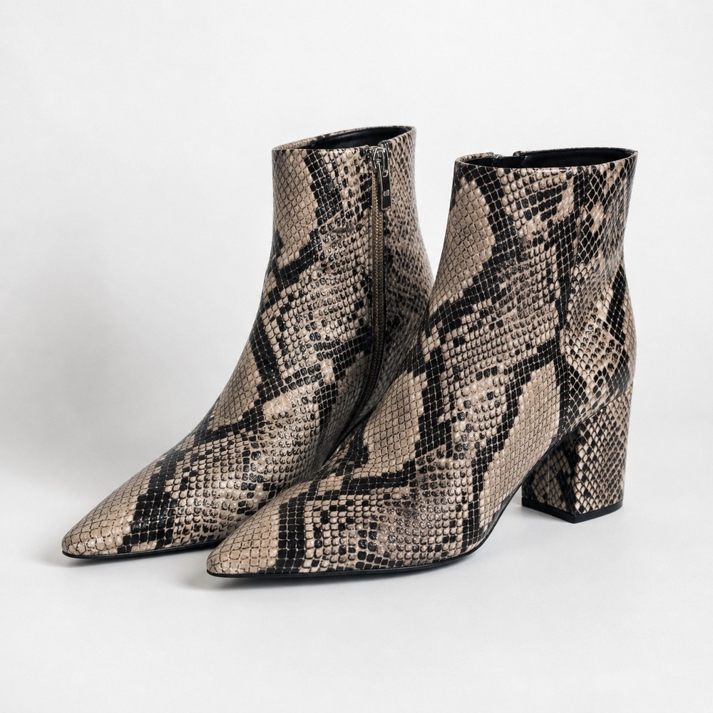 Marc Fisher Snake Print Ankle Booties 8M Pointed Toe Block Heel Western Chic